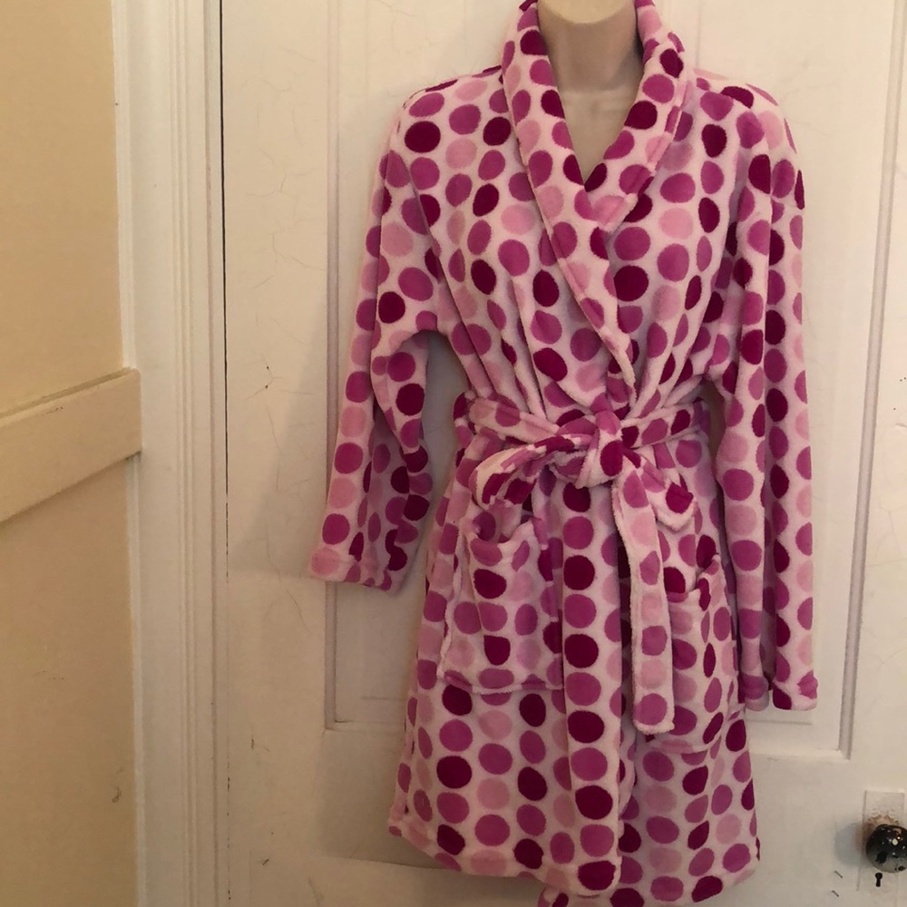 Ulta pink dots bath robe S/M like- New , no tags